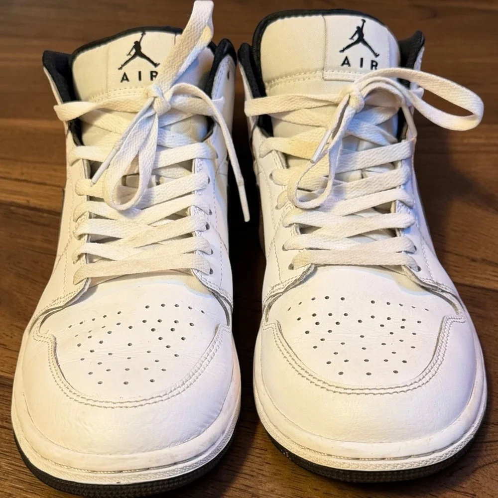 Nike Air Jordan 1 Mid Reverse Panda Mens 8.5 White Black DQ8426-132 Leather